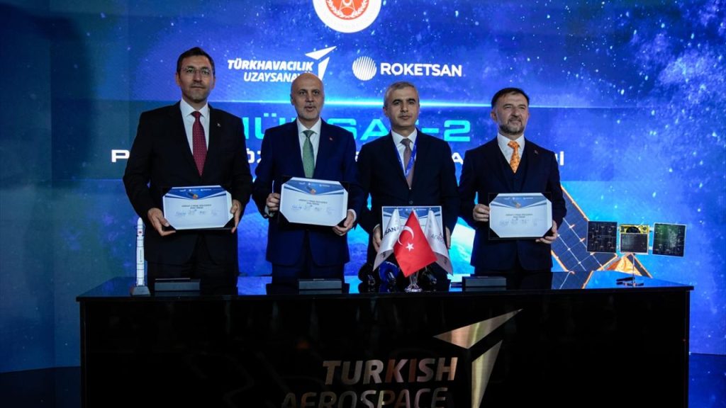 TUSAŞ ve ROKETSAN, HÜRSAT için imzaları attı